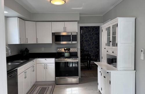 New London House | The Greenway Sanctuary: Designer Luxury near Ocean Beach