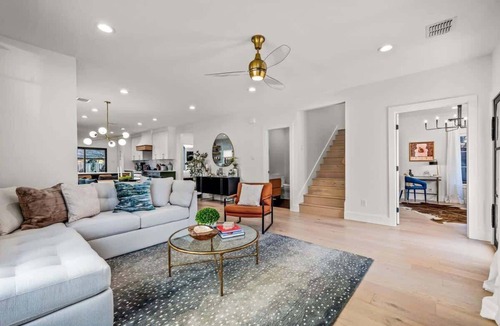 Dallas House | The Gretel-Stunning 4 Bed Downtown Gem, Spa, 14ppl