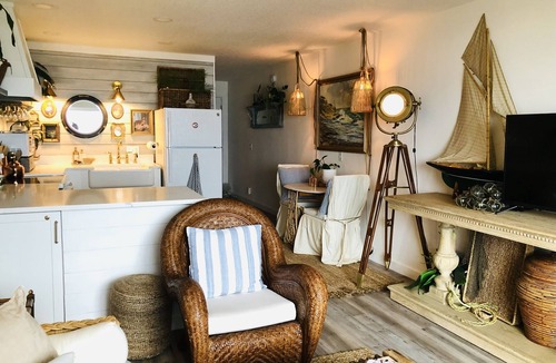 Lincoln City Condo | The Grey Lady - A Serene Oceanview Coastal Getaway