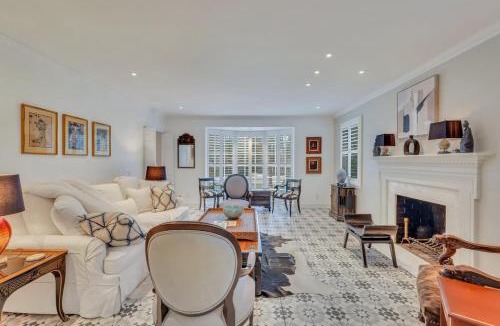 Statesboro House | The Grey - Large Eclectic and Quiet Home