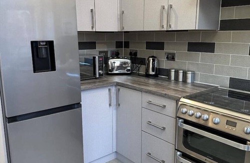 Shepperton House | The Grey Retreat