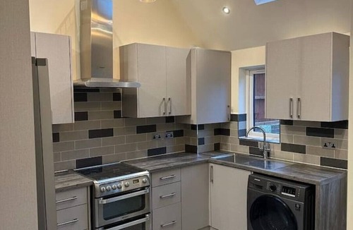 Shepperton House | The Grey Retreat