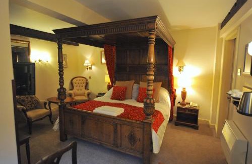 Lutterworth Hotel | The Greyhound Coaching Inn