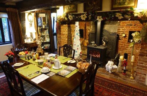 Glemsford Bed & Breakfast | The Greyhound - Historic former Inn