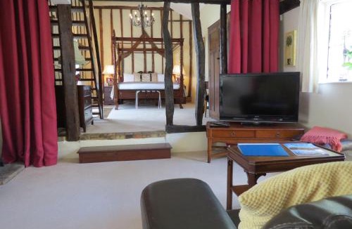 Glemsford Bed & Breakfast | The Greyhound - Historic former Inn