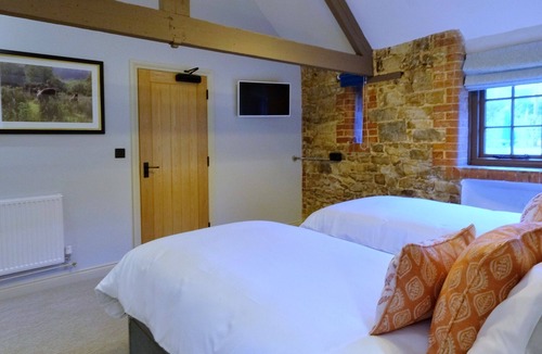 Taunton Bed & Breakfast | The Greyhound Inn Taunton