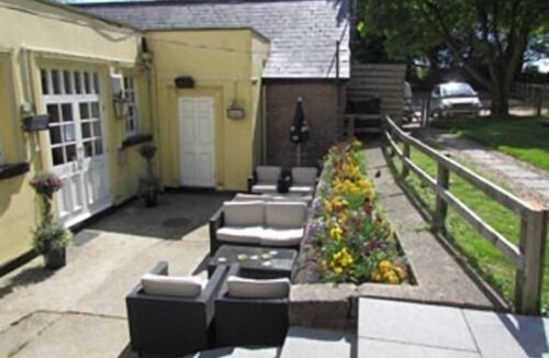 Tring House | The Greyhound Wigginton