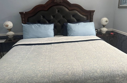 Waterloo Bed & Breakfast | The Gridley Inn B&B