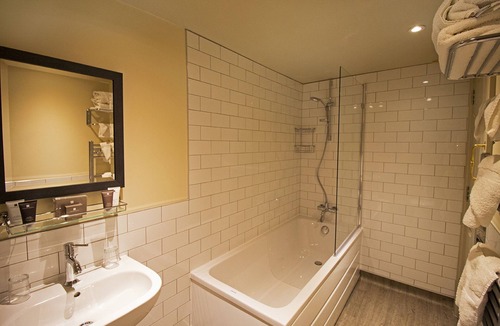 Henryd Hotel | The Groes Inn