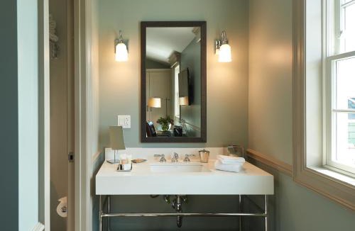 Groton Hotel | The Groton Inn