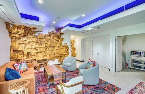 Spring City Apartment | 'The Grotto' - Unique Interactive Cave Experience