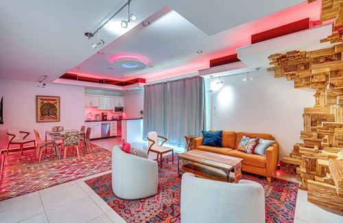 Spring City Apartment | 'The Grotto' - Unique Interactive Cave Experience