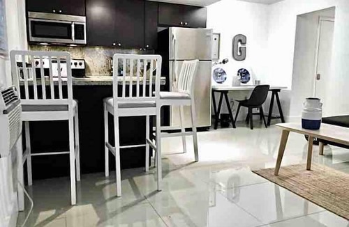Coconut Grove Apartment | THE GROVE 4 10 MIN FROM THE BEACH. In the heart of Coconut Grove and CocoWalk