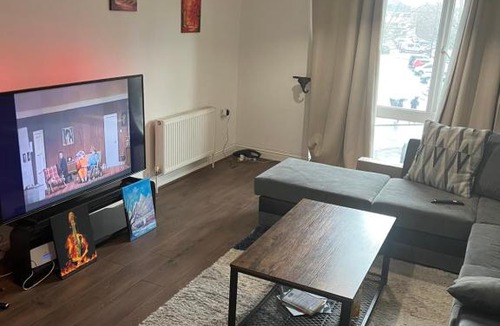 Gravesend Apartment | The Grove