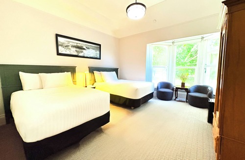 Western Addition Hotel | The Grove Inn