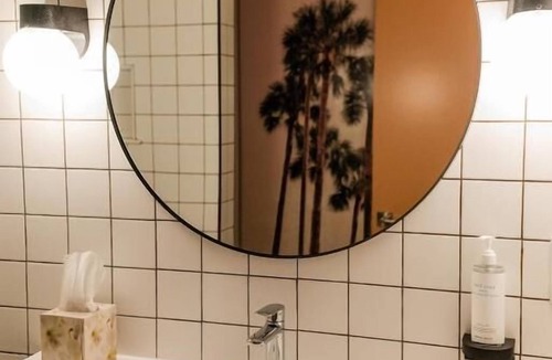 Colchester Hotel | The Grove Motel