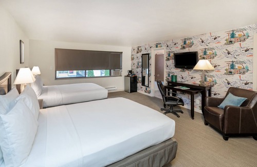 Fairmount Park Hotel | The Grove West Seattle Inn