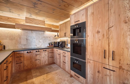 Chateau-d'Oex House | The Gstaad Hideaway – Peaceful Chalet with Mountain Views