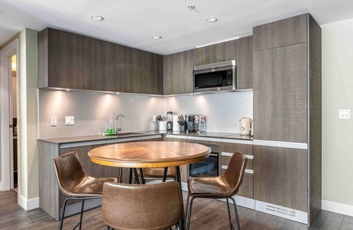 Victoria Park Apartment | The Guardian 35th| Pet Friendly | Heated Parking