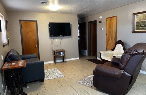 Castro County Apartment | The Guest Cottage at the Yellow Rose Inn