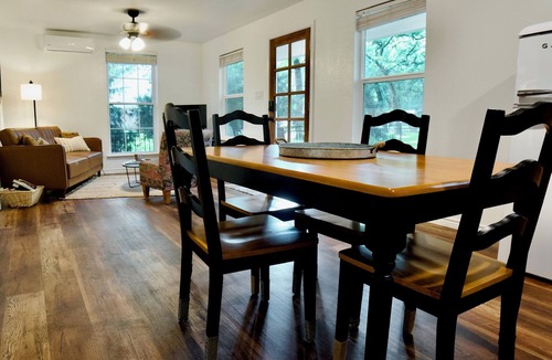 Fort Worth Cottage | THE GUEST HOUSE AT EAGLE MOUNTAIN LAKE