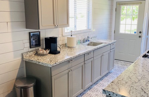 Breckenridge House | The guest house at Lily Pad Lane