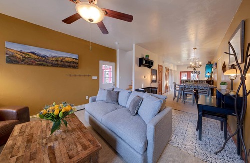 Moab House | The Guest House (Cali Cochitta)