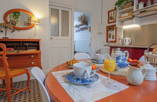 Estissac House | THE GUEST HOUSE