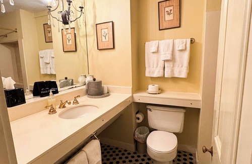 Natchez Bed & Breakfast | The Guest House Historic Mansion