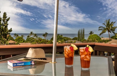 Historic Lahaina Front Street Bed & Breakfast | The Guest House