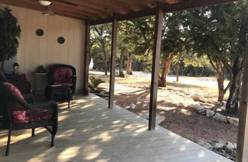 Comfort House | The Guesthouse at Hill Country Pottery