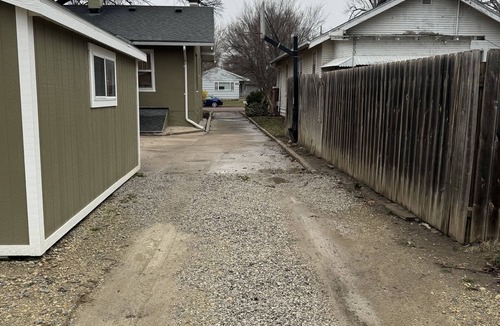Hutchinson House | The Guide house! Beautiful 2 bedroom close to the fairgrounds and the College