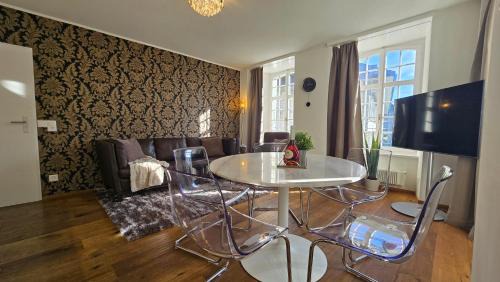 Thun Apartment | The Guild l Central l Castle Thun l Old Town l Netflix