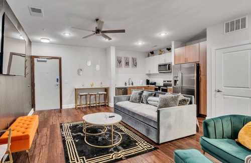 The Gulch Apartment | The Gulch Between Nashville's Music Row/Downtown Luxury Apt. walk to Broadway.