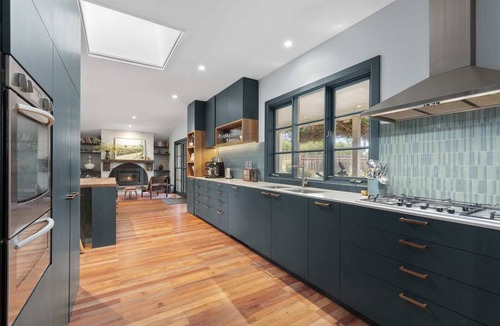 Bellbrae House | The Gully Summary: A