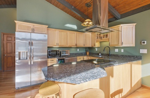 Gilford Ski Chalet | The Gunstock Chalet - Close to Gunstock, BNH Pavilion, and Lake Winnipesaukee