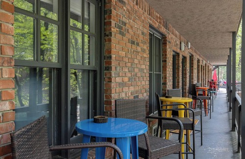 Eureka Springs Historic District Apartment | The Gypsy, Free Parking and Steps to Downtown Charm