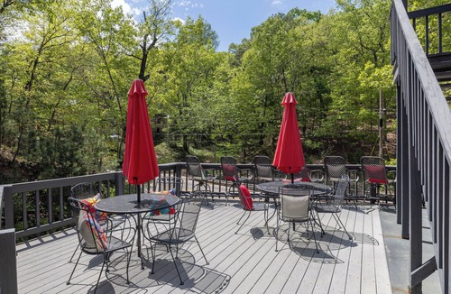 Eureka Springs Historic District Apartment | The Gypsy, Free Parking and Steps to Downtown Charm