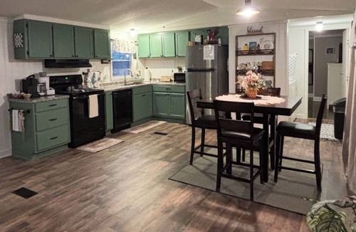 Kingston House | The Hacienda~ A Simple Home~5 minutes from Lake Texoma!