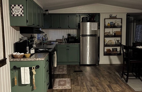 Kingston House | The Hacienda~ A Simple Home~5 minutes from Lake Texoma!