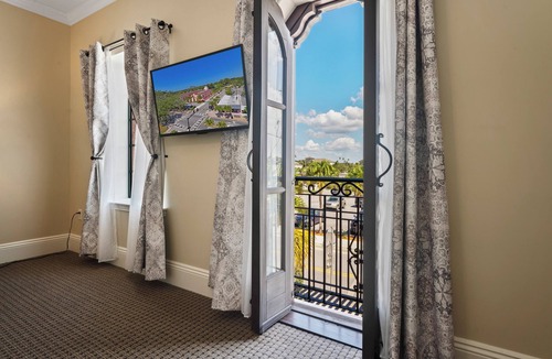 New Port Richey Hotel | The Hacienda