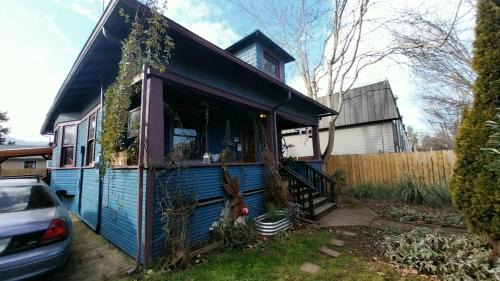 St. Johns House | The Haggard Rose