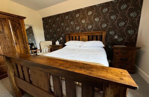 Petersfield Hotel | The Half Moon