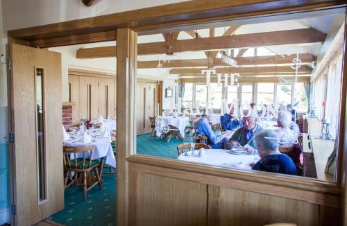 Petersfield Hotel | The Half Moon