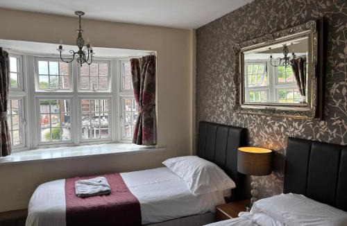 Ripley Hotel | The Half Moon Inn