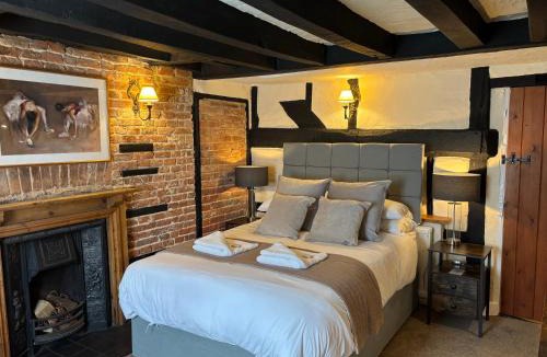 Ripley Hotel | The Half Moon Inn