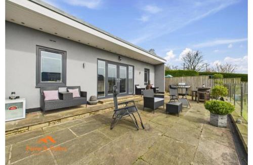 Winewall Apartment | The halfway house