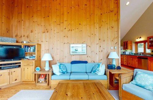 Milbridge House | "The Hall House" - Waterfront 3-bed plus loft, Sleeps 8