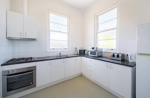 South Bathurst Hotel | The Hallows Accommodation