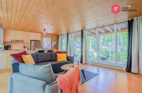 Pont-Rouge House | ⭐ The HALO ❇ SPA Pool Sauna Billiards Trails 25 min from Quebec ⭐